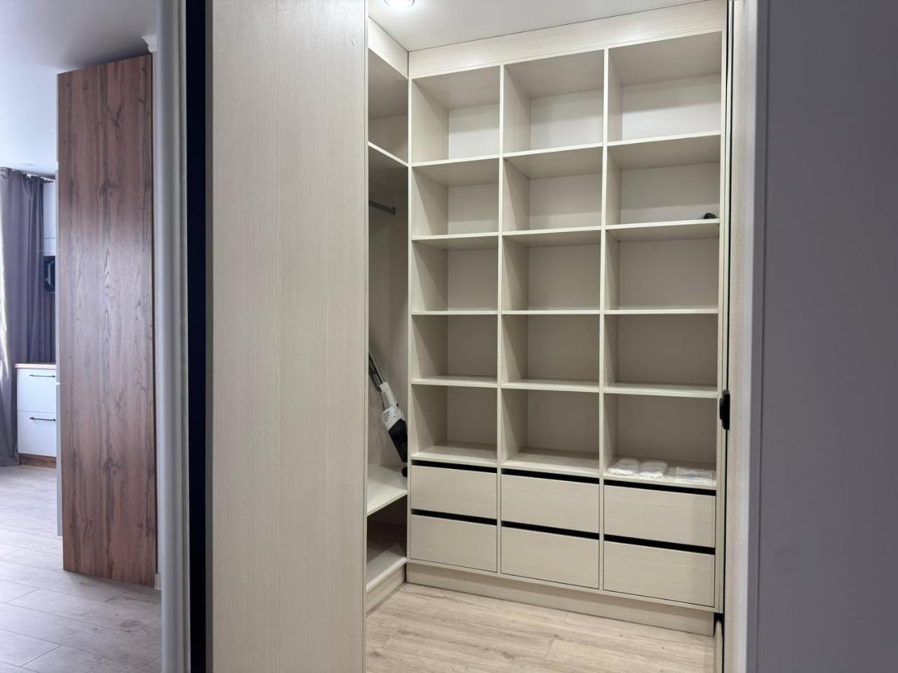 Seven City Apartments 세메이 외부 사진