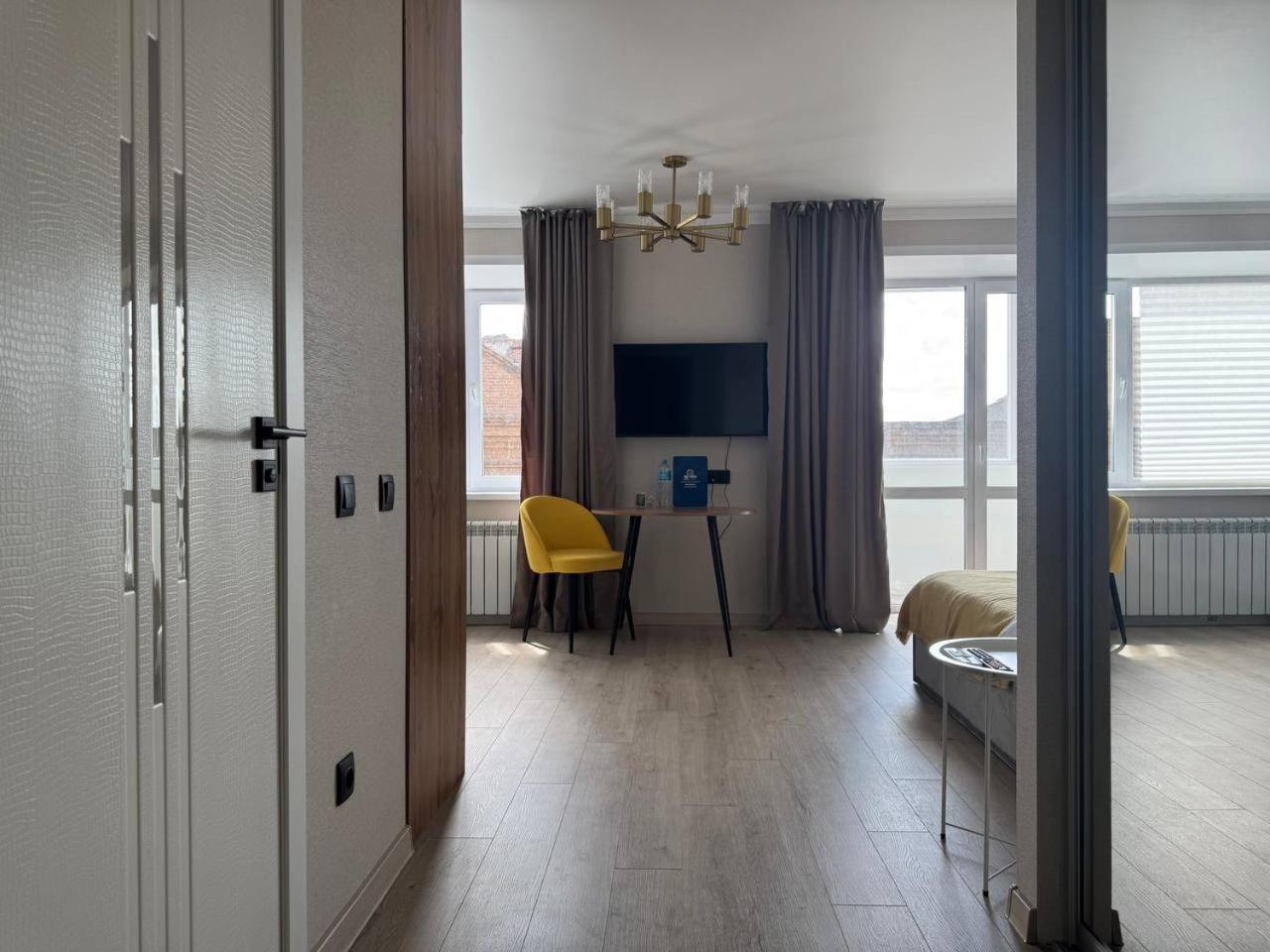 Seven City Apartments 세메이 외부 사진
