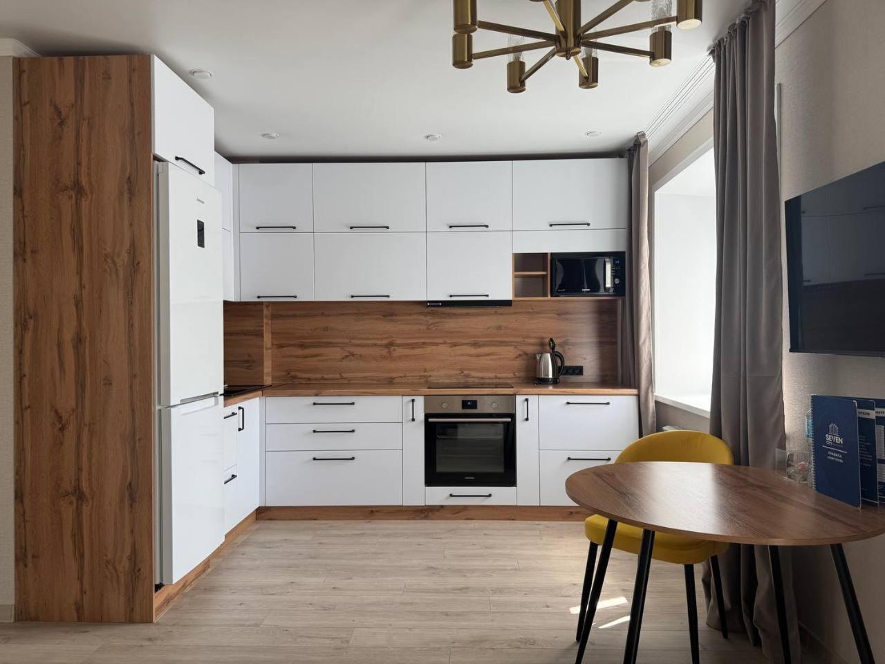 Seven City Apartments 세메이 외부 사진