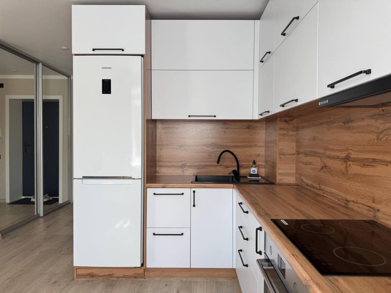 Seven City Apartments 세메이 외부 사진