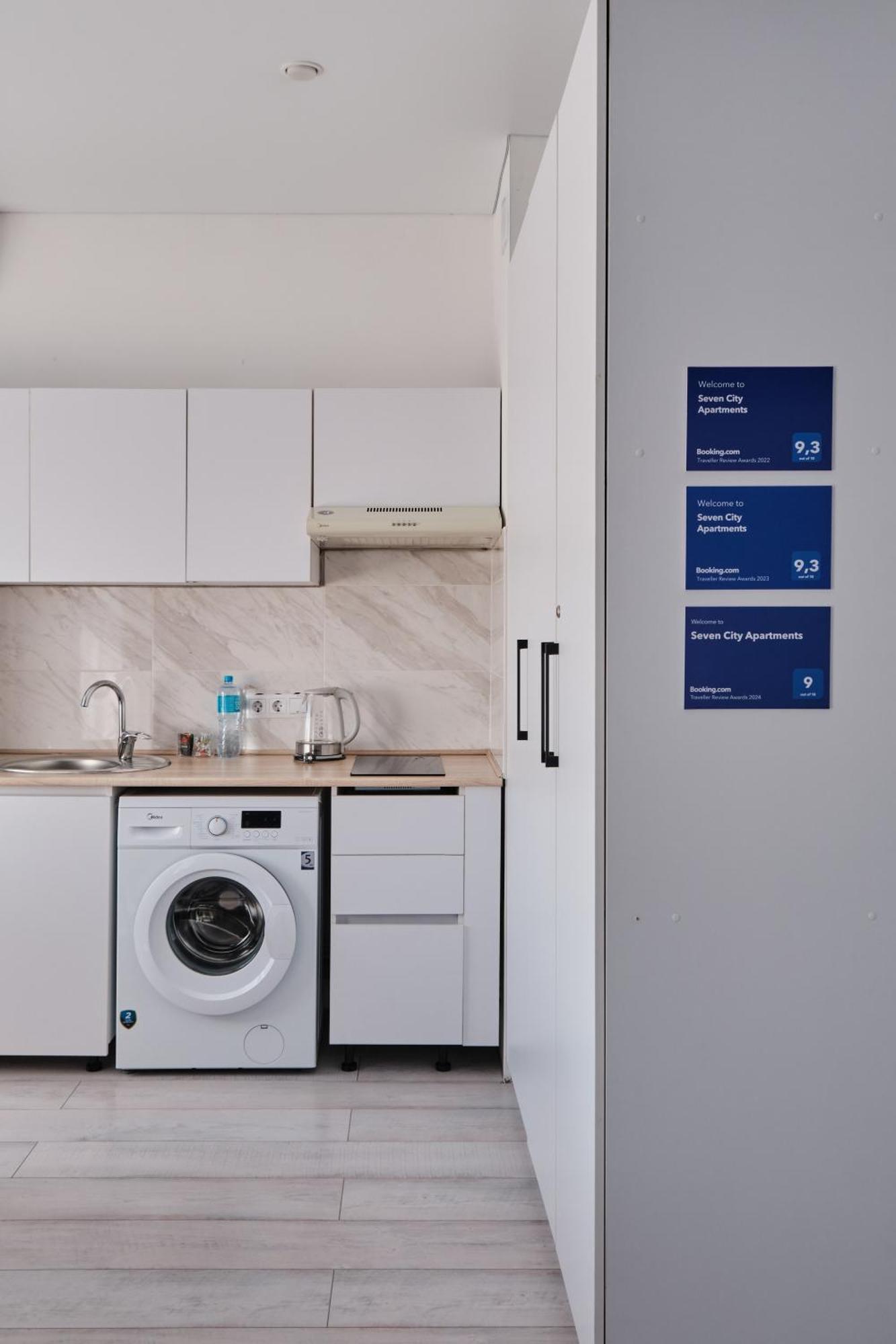 Seven City Apartments 세메이 외부 사진