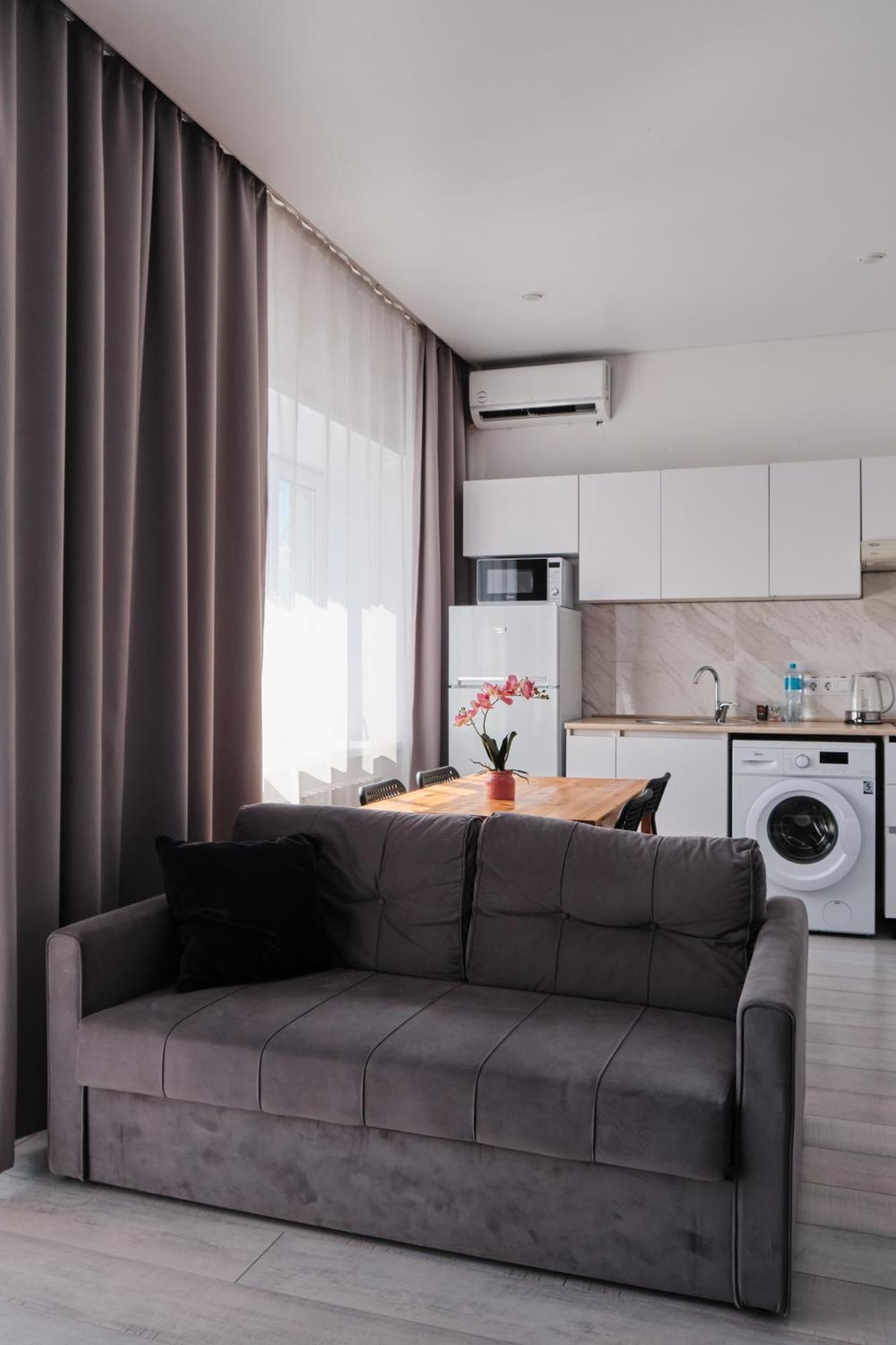 Seven City Apartments 세메이 외부 사진